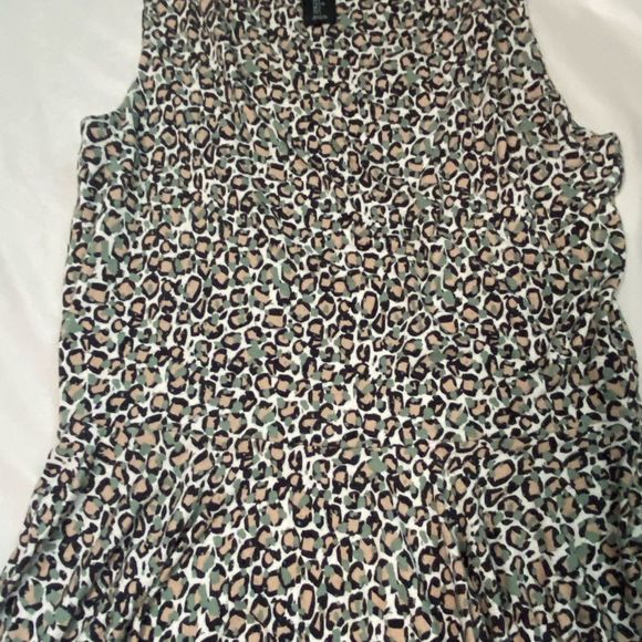 Nicole Miller leopard print with light pink and green - Picture 5 of 7